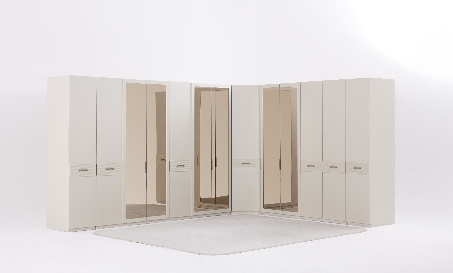 Nota Giyinme Dolabı